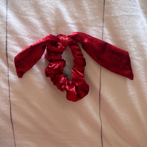 Red Velvet Scrunchie - Picture 1 of 1